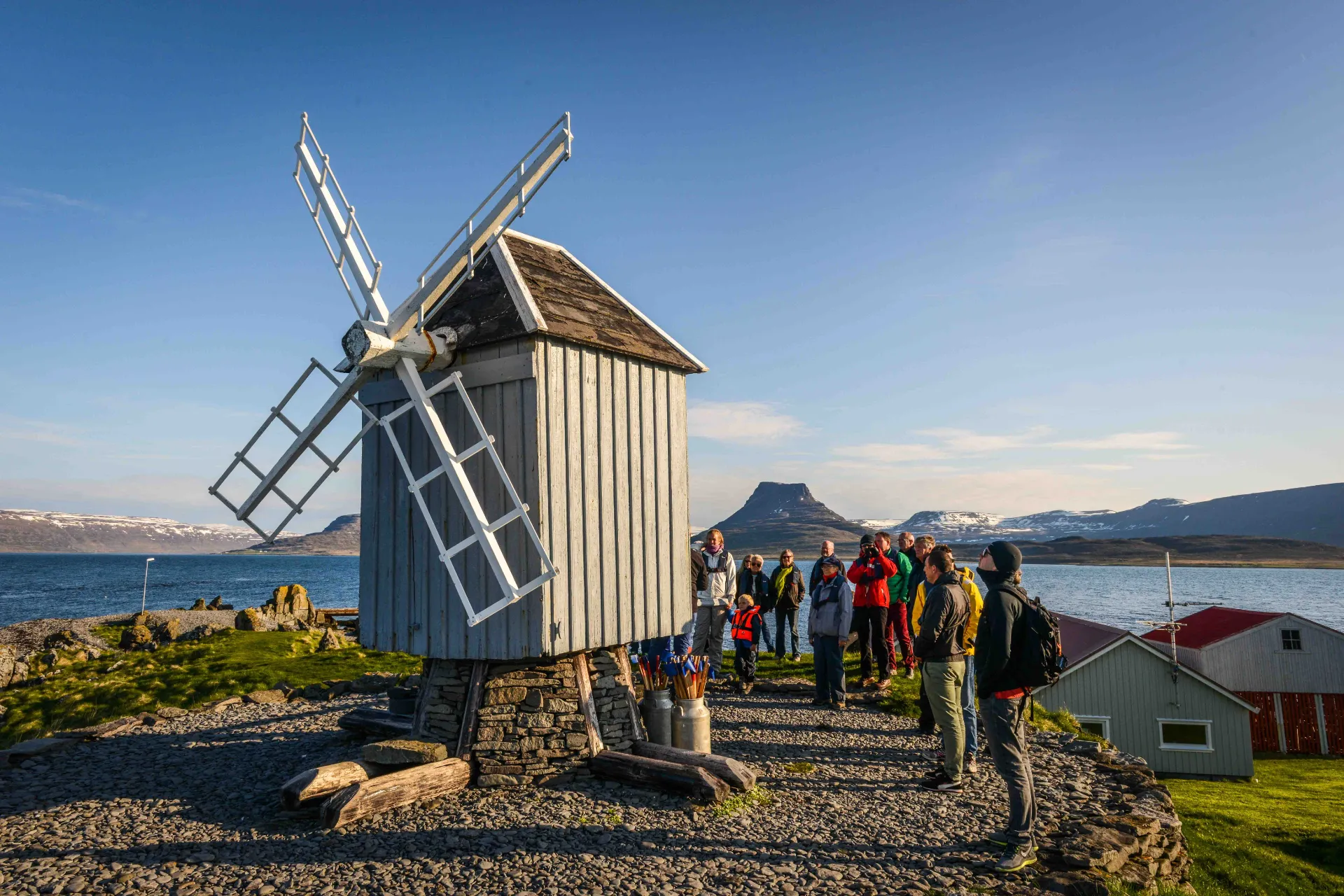 Vindmøllen på øen Vigur i Ísafjarðardjúp er fra 1800-tallet Vindmøllen på øen Vigur i Ísafjarðardjúp er fra 1800-tallet