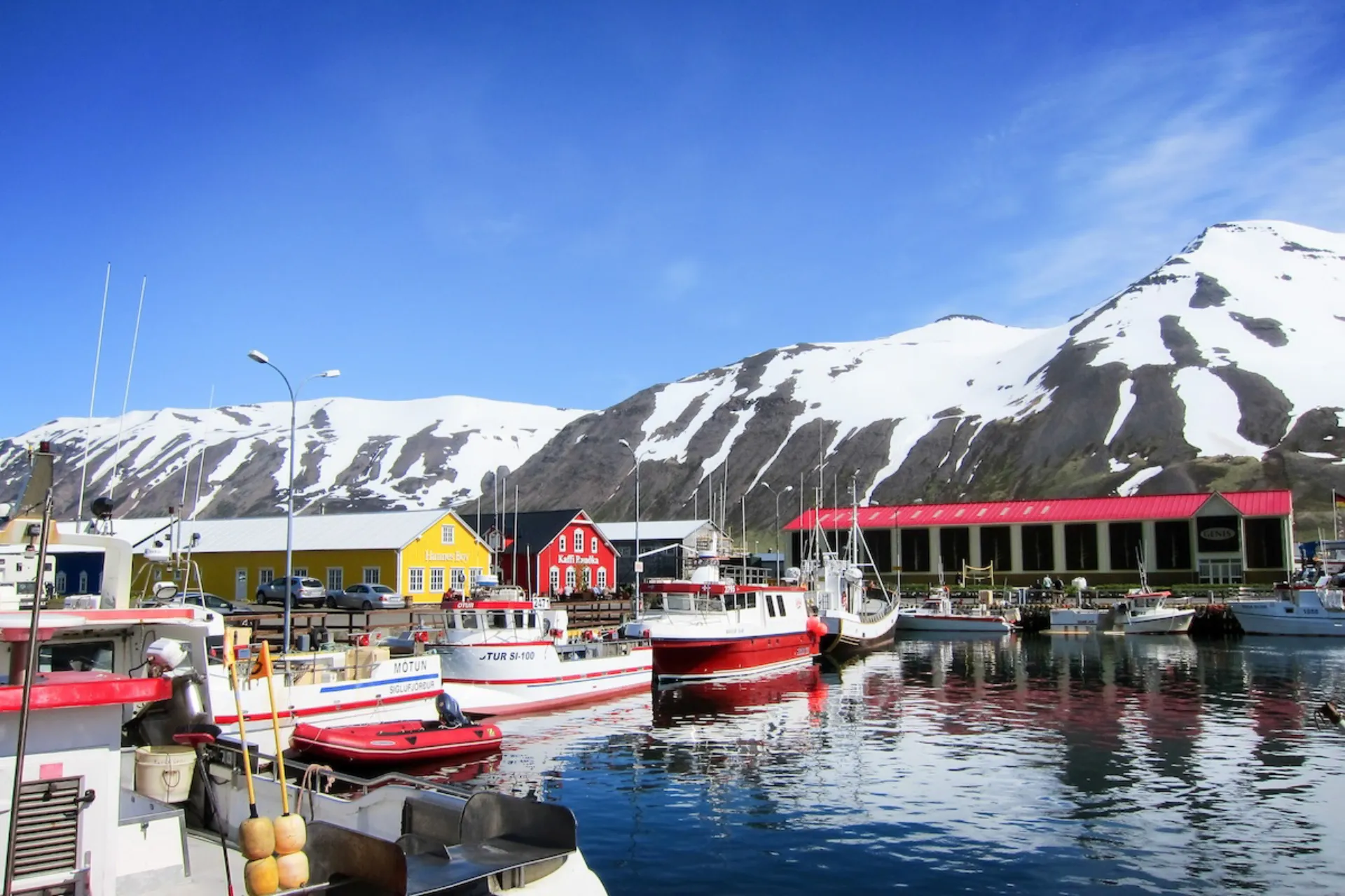 Havnen i Siglufjörður i Nordisland Havnen i Siglufjörður i Nordisland