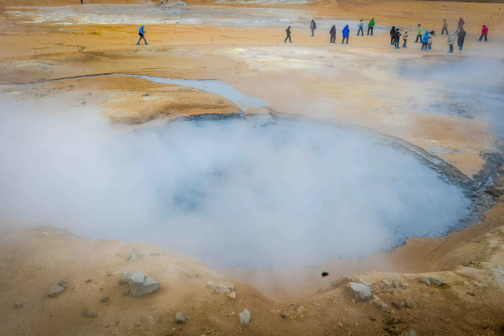 Mývatn-området er kendt for sine dampende geotermiske felter Mývatn-området er kendt for sine dampende geotermiske felter