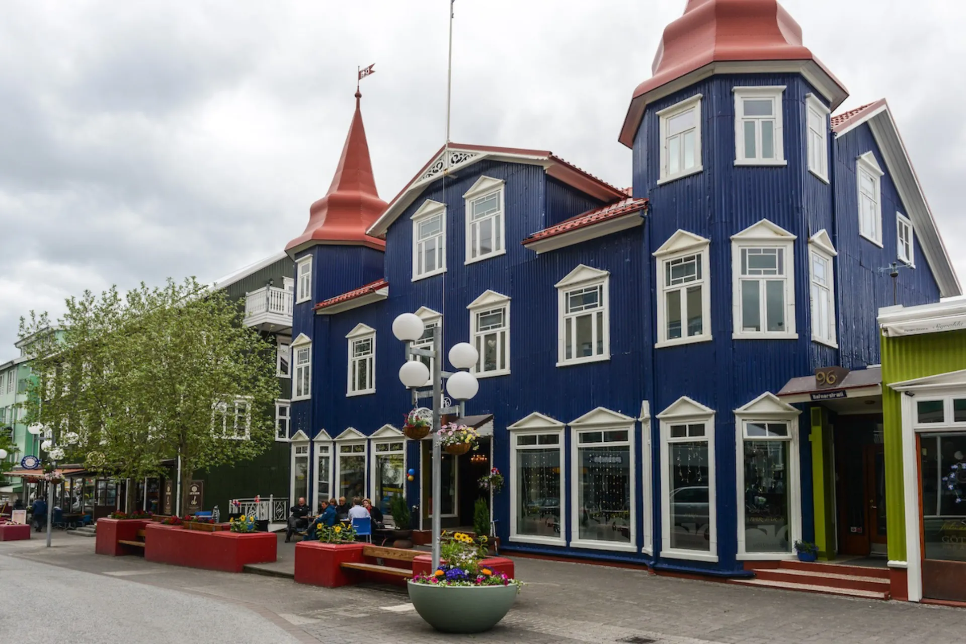 Charmerende gadebillede i Akureyri Charmerende gadebillede i Akureyri