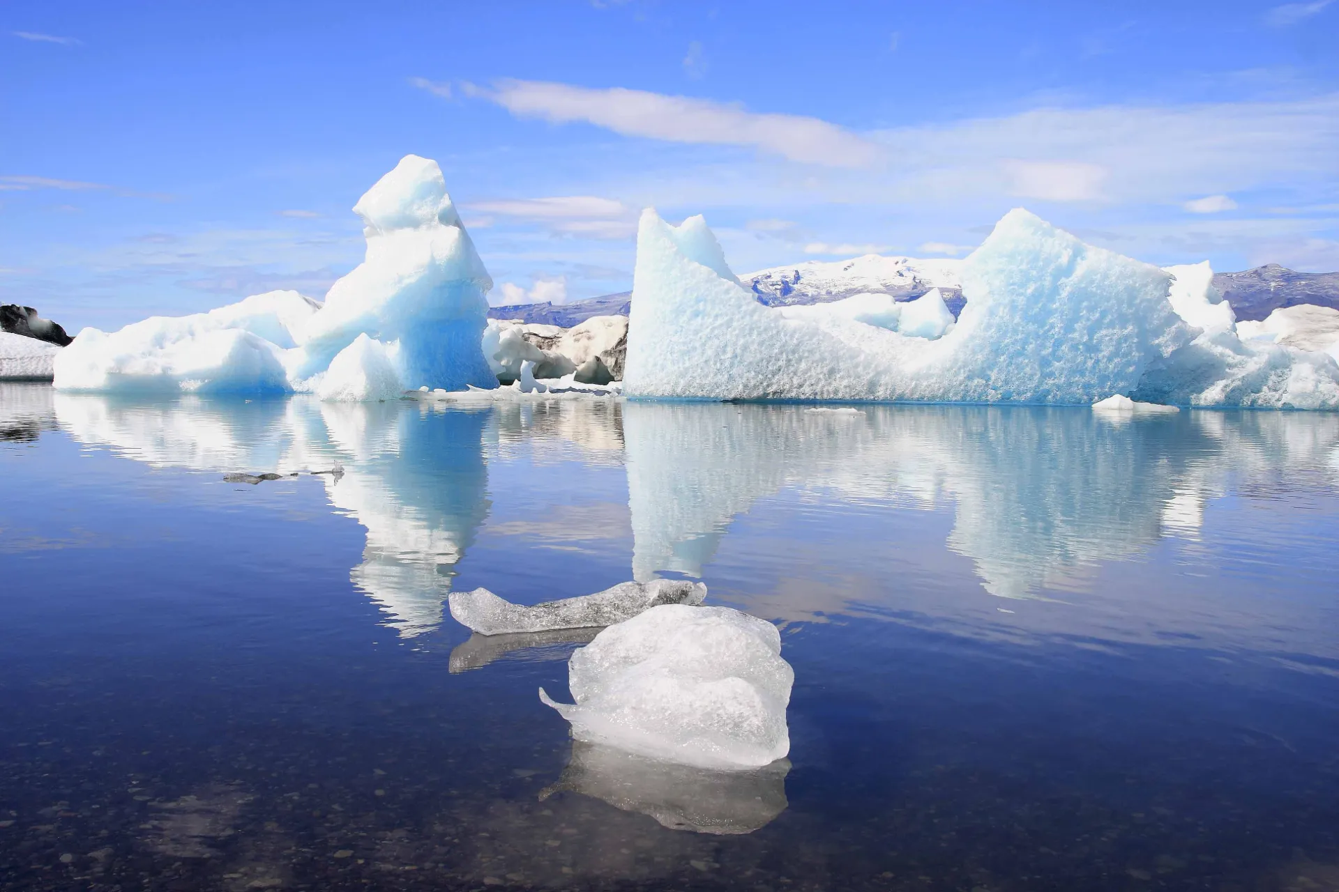 Gletsjerlagunen Jökulsárlón ved Vatnajökull Gletsjerlagunen Jökulsárlón ved Vatnajökull