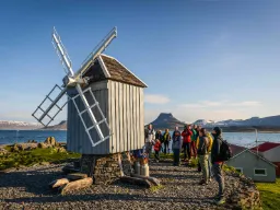 Vindmøllen på øen Vigur i Ísafjarðardjúp er fra 1800-tallet Vindmøllen på øen Vigur i Ísafjarðardjúp er fra 1800-tallet