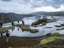 Vandfaldet ved Mývatn, som (ikke uden grund) betyder "mygge-søen" Vandfaldet ved Mývatn, som (ikke uden grund) betyder "mygge-søen"