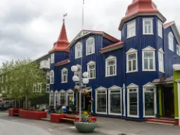 Charmerende gadebillede i Akureyri Charmerende gadebillede i Akureyri
