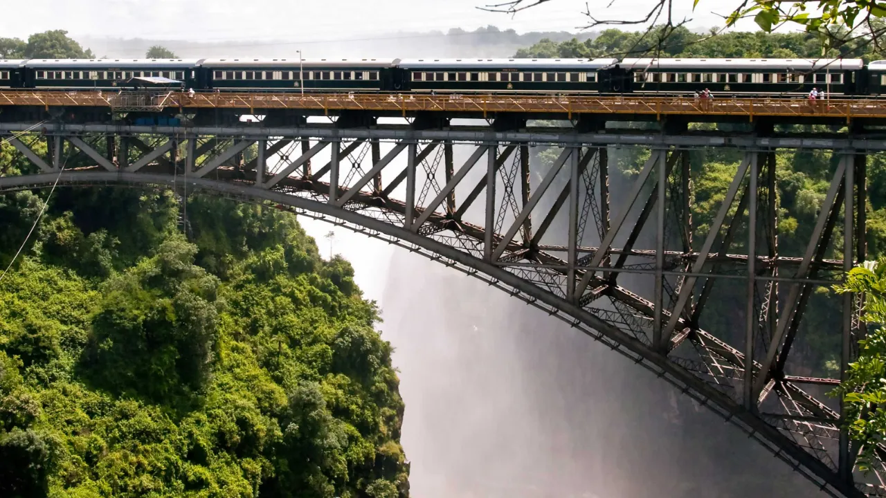 Bro mellem Zimbabwe og Zambia Bro mellem Zimbabwe og Zambia