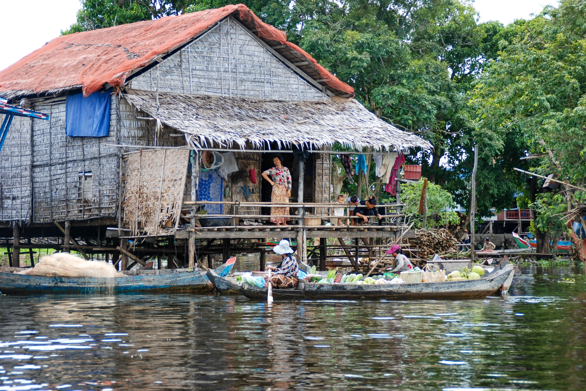 På Tonle Sap-søen er der hele landsbyer på pæle