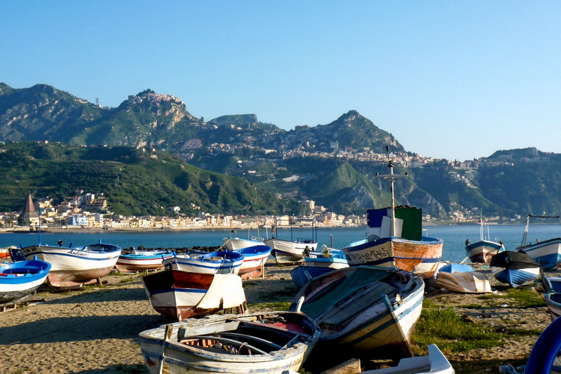 Både ved Giardini-Naxos