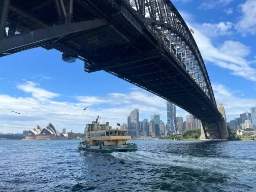 Havnebroen med Sydney Operaen I baggrunden