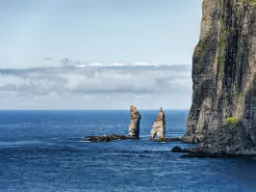 Stenformationen Kæmpen og Kællingen på Eysturoy Stenformationen Kæmpen og Kællingen på Eysturoy