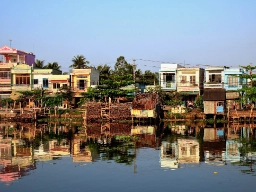 Mekongfloden i Mekongdeltaet i det sydlige Vietnam