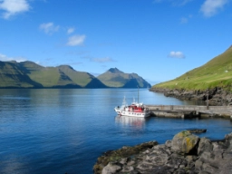 Stilhed ved fjorden