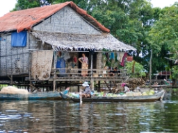 På Tonle Sap-søen er der hele landsbyer på pæle