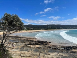 Lorne Beach - kendt for sin lange, gyldne sandstrand og gode surfmuligheder